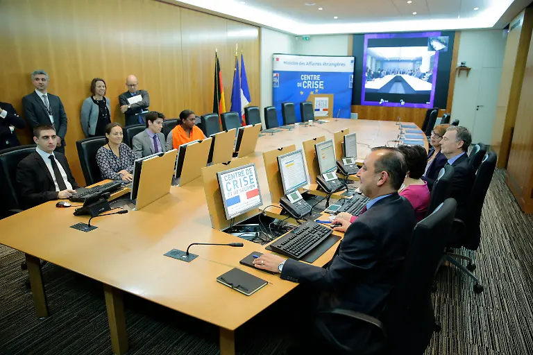 Deutsch-Franzoesisches-Krisenreaktionszentrum-der-beide-Aussenministerien-Paris-13-11-2015-Copyright-Thomas-Trutschel-picture-alliance-photothek-Fotografiert-im-Auftrag-des-Auswaertigen-Amts