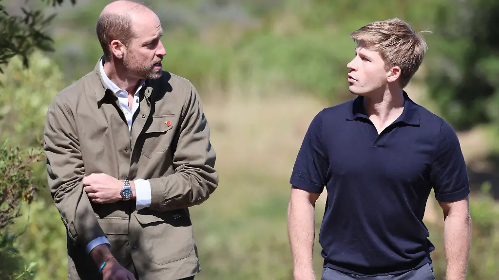 Royal-visit-to-South-Africa-Day-Two-The-Prince-of-Wales-and-Robert-Irwin-during-a-visit-to-Signal-Hill-near-Cape-Town-to-discuss-the-importance-of-biodiversity-Signal-Hill-is-part-of-the-wider-Table-Mountain-National-Park-Prince-William-is-on-day-two-of-his-visit-to-South-Africa-ahead-of-the-fourth-annual-Earthshot-Prize-Awards-ceremony-on-November-6-Picture-date-Tuesday-November-5-2024-See-PA-story-ROYAL-Earthshot