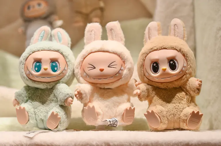 October-5-2025-Shenzhen-Guangdong-China-The-LABUBU-products-at-the-pop-mart-of-shopping-mall-on-October-5-2025-in-Shenzhen-China