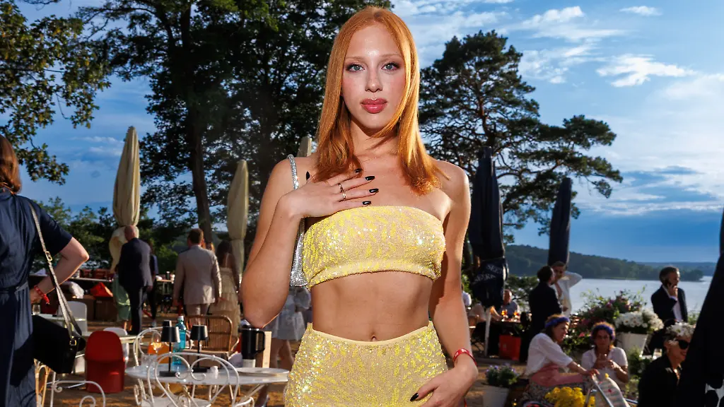 Anna-Ermakova-beim-Sommerfest-von-BILD-hilft-e-V-Ein-Herz-fuer-Kinder-auf-den-Wannseeterrassen-am-26-06-2025-in-Berlin