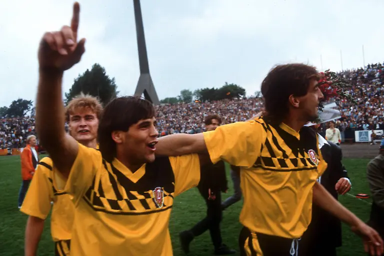 Bildnummer-00973474-Datum-03-06-1989-Copyright-imago-Dehlis-Ulf-Kirsten-vorn-li-und-Ralf-Minge-re