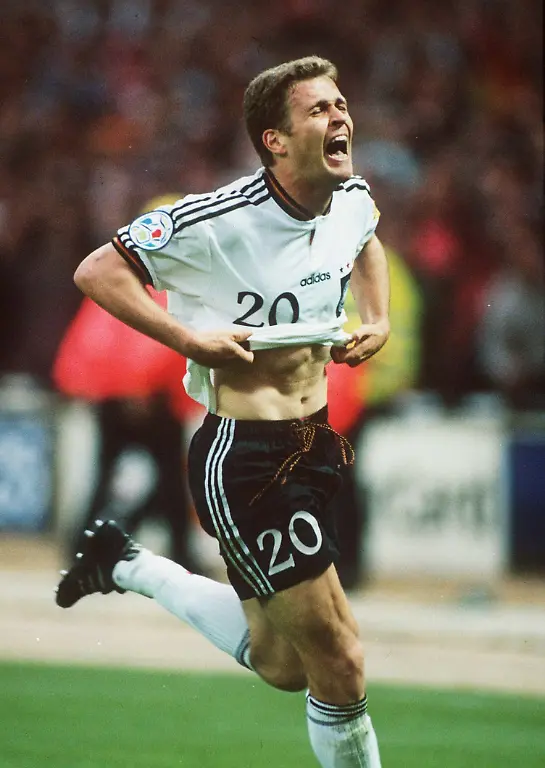 Vorschau-UEFA-EURO-2024-Germany-vom-14-06-14-07-2024-Deutschland-Europameister-1996-Oliver-BIERHOFF-D-Fussball-Nationalmannschaft-nach-seinem-Golden-Goal-bei-der-Europameisterschaft-1996-in-England-im-Finale-gegen-Tschechien-2-1-am-30-06-1996