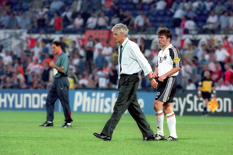 Bildnummer-03003660-Datum-20-06-2000-Copyright-imago-WEREK-Bundestrainer-Erich-Ribbeck-li