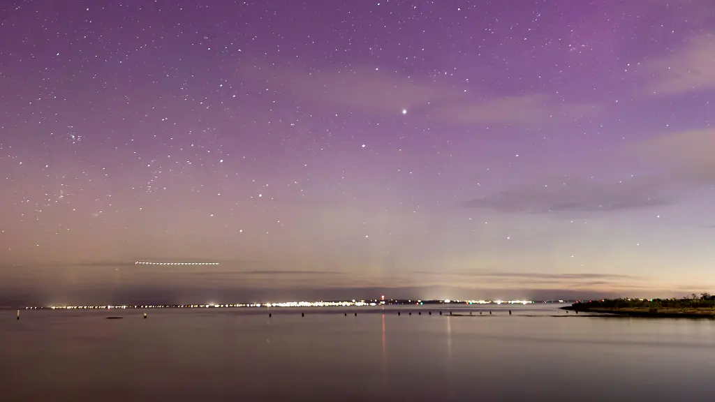 Die-Aurora-Australis-begeisterte-Menschen-in-Australien-und-Neuseeland