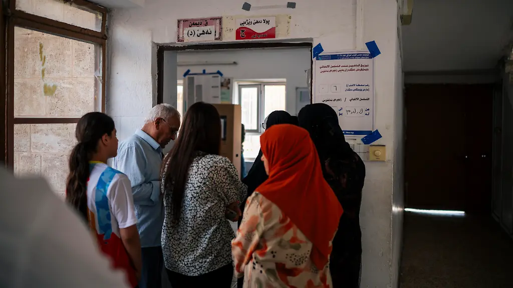 Mehr-als-21-Millionen-der-insgesamt-46-Millionen-Irakerinnen-und-Iraker-waren-aufgerufen-ein-neues-Parlament-zu-waehlen