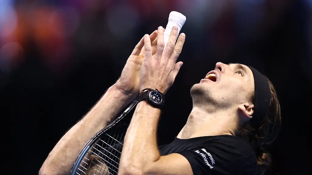 Tennis-ATP-Finals-Turin-Palasport-Olimpico-Turin-Italy-November-12-2025-Germany-s-Alexander-Zverev-reacts-during-his-group-stage-match-against-Italy-s-Jannik-Sinner-REUTERS-Guglielmo-Mangiapane