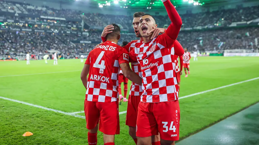 06-10-2023-Fussball-1-Bundesliga-7-Spieltag-Saison-2023-2024-Borussia-Moenchengladbach-FSV-Mainz-05-v-l-Aymen-Barkok-FSV-Mainz-05-Anwar-El-Ghazi-FSV-Mainz-05-jubeln-nach-dem-Tor-zum-1-zu-2