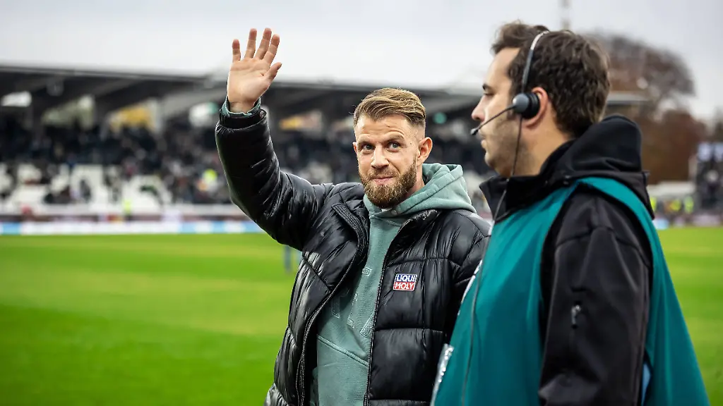 Johannes-Reichert-Kapitaen-der-Ulmer-faellt-aktuell-infolge-eines-Kreuzbandrisses-aus