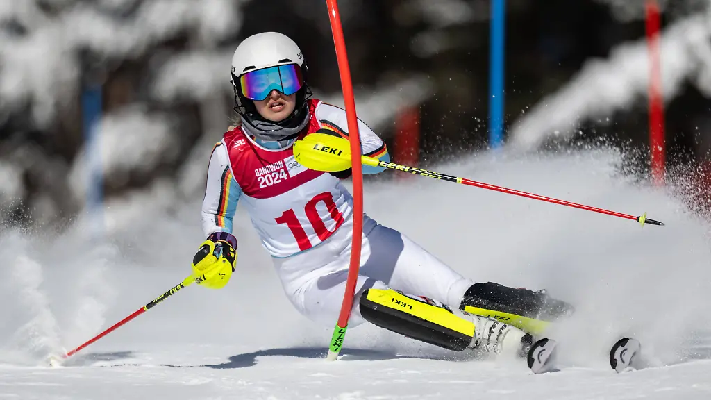 Romy-Ertl-GER-in-action-in-the-Skiing-Women-s-Alpine-Slalom-at-the-Jeongseon-High-1-Ski-Resort