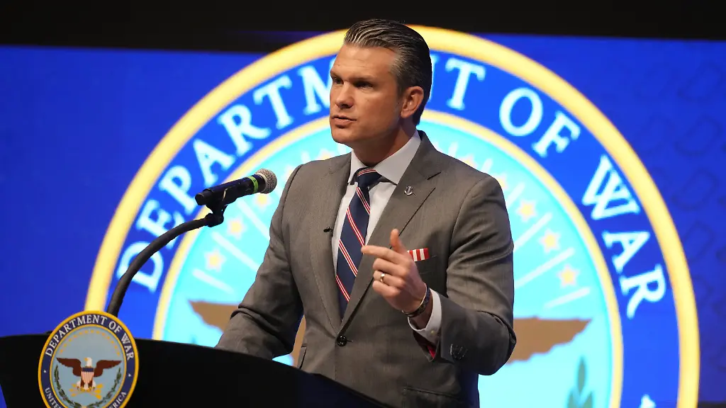 Defense-Secretary-Pete-Hegseth-speaks-during-the-4th-annual-Northeast-Indiana-Defense-Summit-at-Purdue-University-Fort-Wayne-Wednesday-Nov-12-2025-in-Fort-Wayne-Ind
