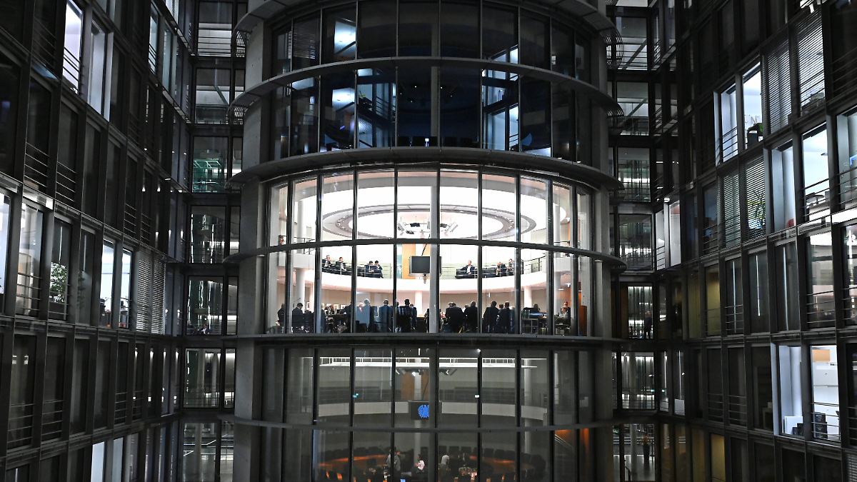 Abstimmung-gilt-als-Formsache-Bundeshaushalt-f-r-2026-steht-mit-noch-mehr-Schulden