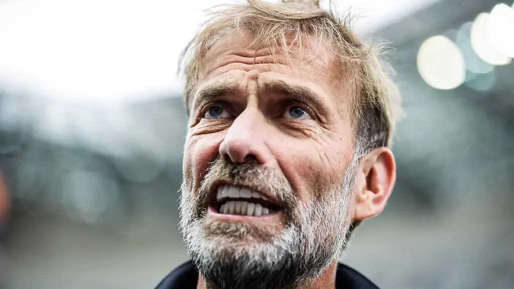 August-31-2025-Paris-France-France-German-football-coach-and-global-head-of-Football-at-Red-Bull-Jurgen-KLOPP-during-the-Ligue-1-match-between-Paris-FC-and-FC-Metz-at-Jean-Bouin-Stadium-on-August-31-2025-in-Paris-France