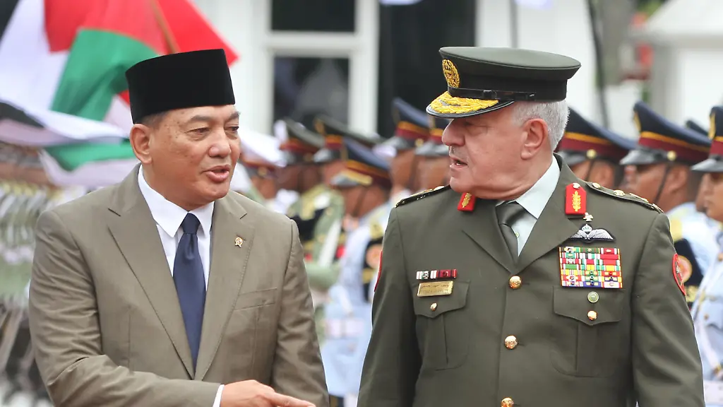 November-14-2025-Jakarta-Indonesia-Indonesia-Minister-of-Defense-SJAFRIE-SJAMSOEDDIN-left-received-the-Chief-of-Staff-of-the-Forces-Major-General-Pilot-YOUSEF-AHMED-AL-HUNAITY-right-at-the-Ministry-of-Defense-Office-in-Jakarta-The-vist-was-intended-to-strengthen-bilateral-relations-between-Indonesia-and-Jordan