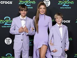 Stylisches Trio: Shakira zeigt ihre Söhne