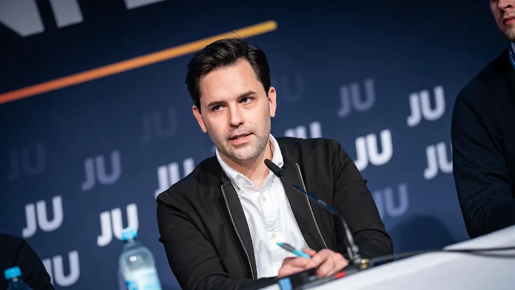Johannes-Winkel-Bundesvorsitzender-Jungen-Union-und-Mitglied-Junge-Gruppe-der-CDU-CSU-Bundestagsfraktion-Pressekonferenz-vor-Beginn-des-Deutschlandtags
