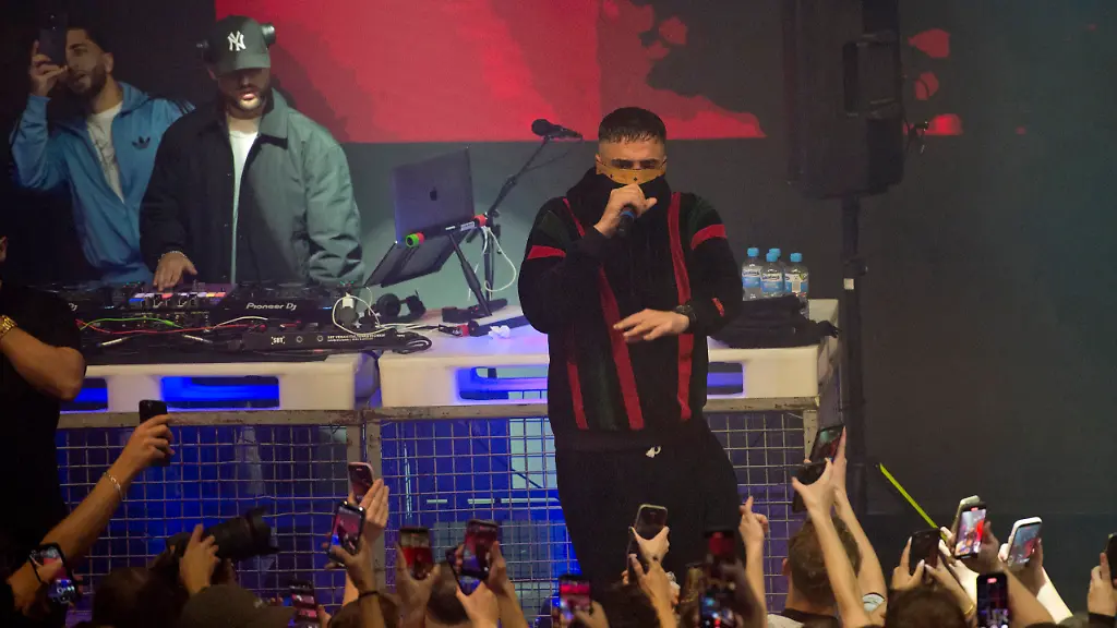 Der-Rapper-Haftbefehl-gibt-ein-Konzert-im-Alando-Ballhaus