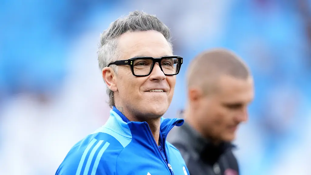 Soccer-Aid-for-UNICEF-2025-England-v-Soccer-Aid-World-XI-FC-Old-Trafford-Robbie-Williams-during-Soccer-Aid-for-UNICEF-2025-at-Old-Trafford-Manchester-Picture-date-Sunday-June-15th-2025-Photo-credit-should-read-Martin-Rickett-PA-Wire-RESTRICTIONS-Use-subject-to-restrictions-Editorial-use-only-no-commercial-use-without-prior-consent-from-rights-holder