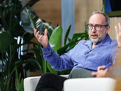 "Dümmste Frage der Welt": Wikipedia-Gründer bricht Interview mit Tilo Jung nach wenigen Sekunden ab