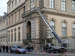 Mehr Polizei, Kameras und Poller: Pariser Louvre-Museum verschärft Sicherheitskonzept nach Kronjuwelen-Raub