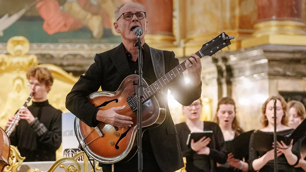 Gedenken-am-Volkstrauertag-in-Hamburg