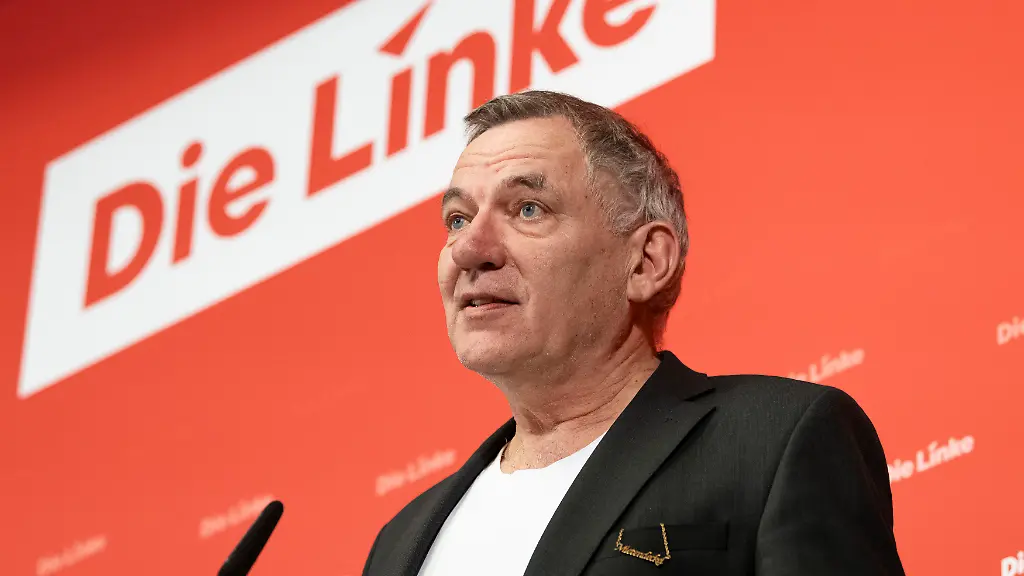 Pressekonferenz-mit-Jan-van-Aken-Bundesvorsitzender-der-Partei-Die-Linke-im-Karl-Liebknecht-Haus-in-Berlin-am-13-Oktober-2025