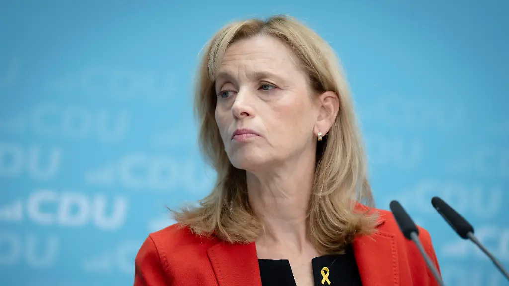 Karin-Prien-bei-der-Pressekonferenz-der-CDU-im-Anschluss-an-die-Gremiensitzungen-im-Konrad-Adenauer-Haus-Berlin-06-10