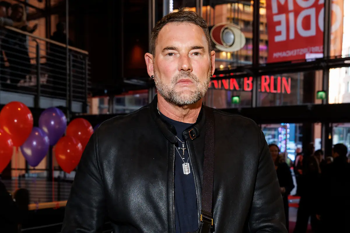 Michael-Michalsky-bei-der-Theater-am-Kurfuerstendamm-Premiere-Cluedo-Das-Moerderspiel-im-Theater-am-Potsdamer-Platz-am-17-03-2024-in-Berlin