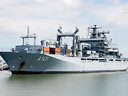 Niedersachsen & Bremen: Krankheitsfälle an Bord bremsen deutsches Marineschiff aus