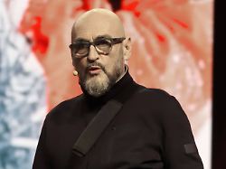 "Komplett aus dem Rennen": Jochen Schweizer muss sich schwerer Knie-OP unterziehen 