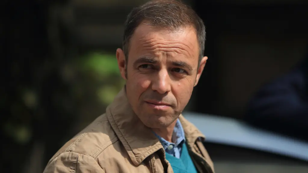 Der-Schauspieler-Felix-Eitner-als-Hauptkommissar-Paul-Kleinert-aufgenommen-am-19-08-2015-am-Set-zu-Dreharbeiten-zur-Kriminalkomoedie-Alles-Klara-in-Blankenburg-Sachsen-Anhalt