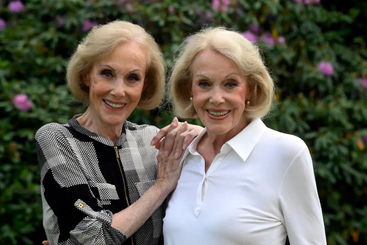 Gruenwald-Dahoam-in-Gruenwald-Pfingstserie-Alice-und-Ellen-weisse-Bluse-Kessler