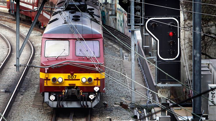 Wenn die Siemens-Lok Verspätung hat, kommt der SNCB-Zug nicht pünktlich.