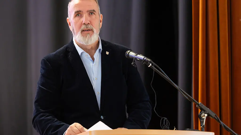 Digitalminister-Schuetz-will-Thueringen-bis-2030-zum-Glasfaser-Vorreiter-machen