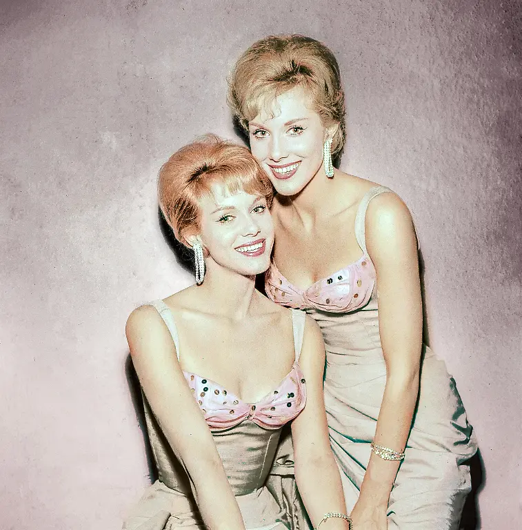 Zu-jung-um-blond-zu-sein-Fernsehshow-Deutschland-1961-Regie-Michael-Pfleghar-mit-dabei-Alice-und-Ellen-Kessler