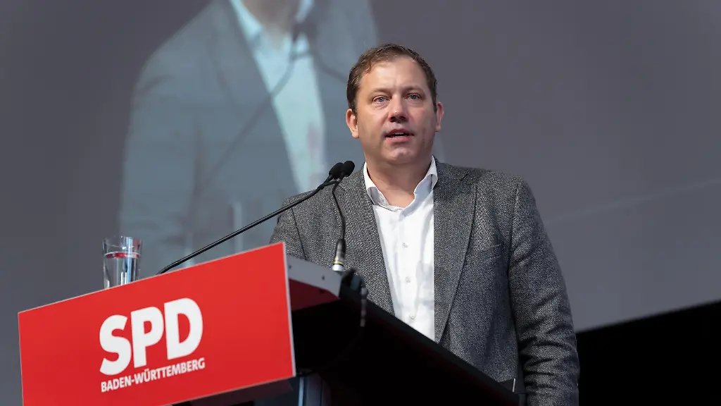 Landesparteitag-der-Partei-SPD-Sozialdemokratische-Partei-Deutschlands-in-Ulm-Vorstellung-Programm-zum-Wahlkampf-zur-Landtagswahl-in-BaWue