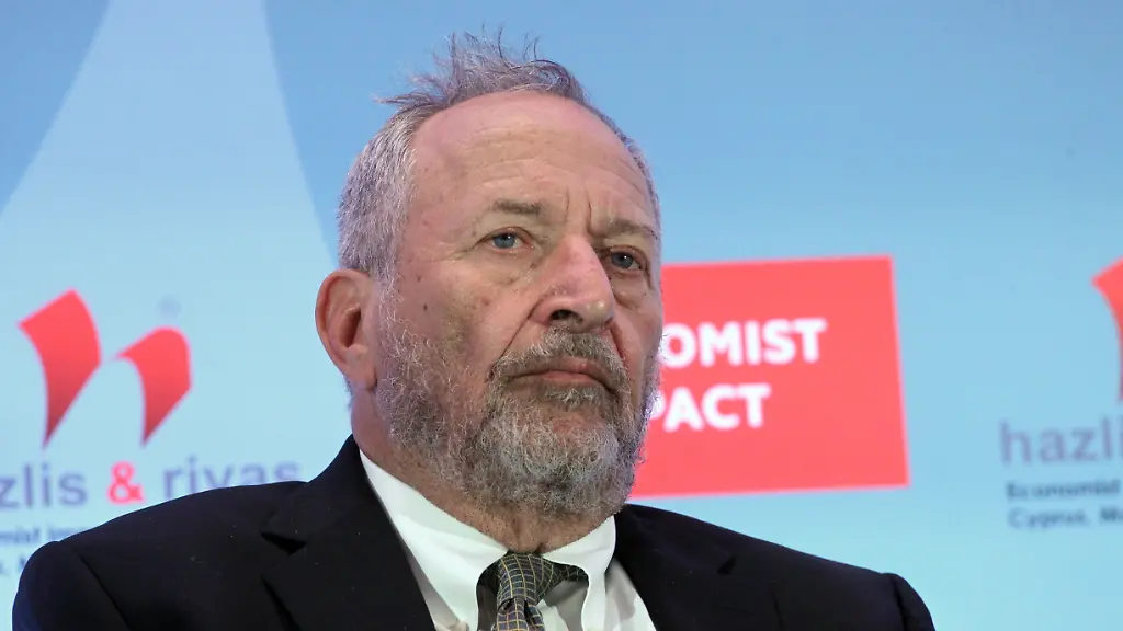 January-22-2024-Athens-Greece-Former-United-States-Secretary-of-the-Treasury-LARRY-SUMMERS-speaks-at-the-WORLD-AHEAD-2024-ATHENS-GALA-DINNER-in-Athens