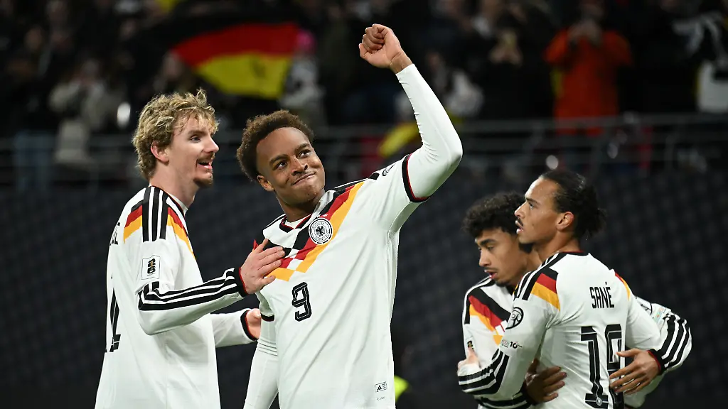 Soccer-Football-World-Cup-UEFA-Qualifiers-Group-A-Germany-v-Slovakia-Red-Bull-Arena-Leipzig-Germany-November-17-2025-Germany-s-Assan-Ouedraogo-celebrates-scoring-their-sixth-goal-with-Nick-Woltemade-REUTERS-Annegret-Hilse