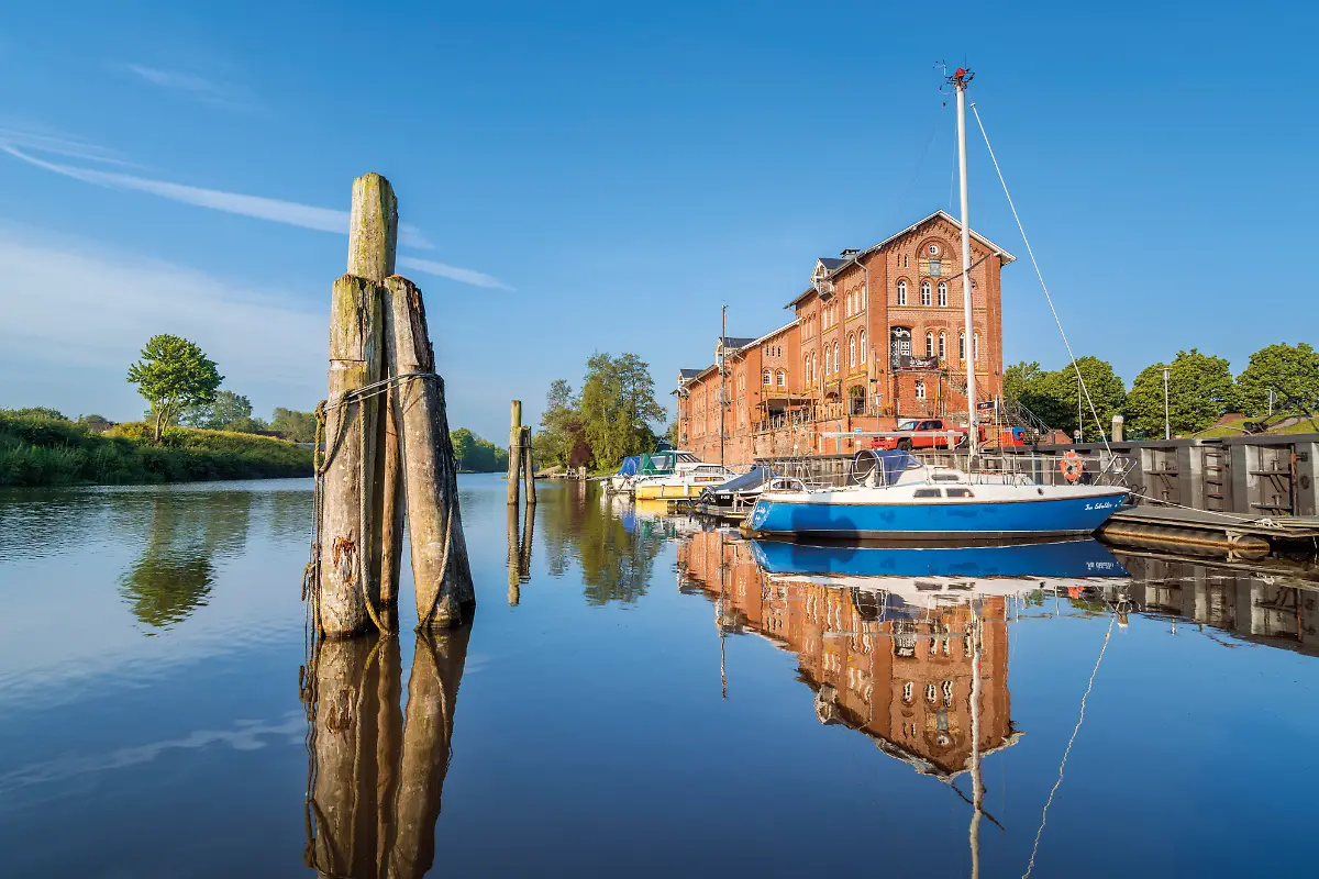Deutschland-Niedersachsen-Norden-Ostfriesland-Alten-Zollhaus-in-Norden-Ostfriesland-Niedersachsen-Deutschland