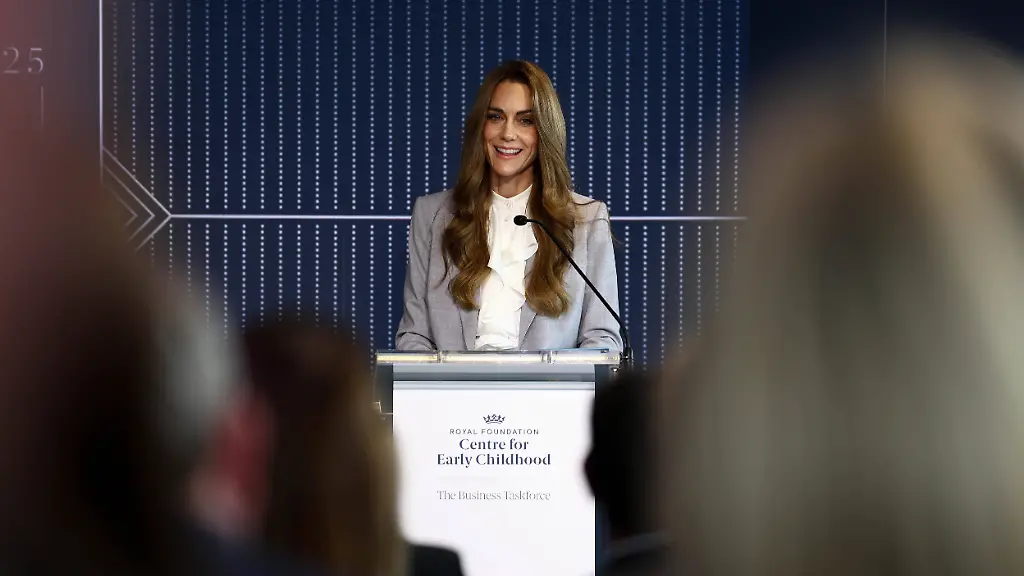 The-Princess-of-Wales-Attends-The-Future-Workforce-Summit-18-11-2025-London-UK-The-Princess-of-Wales-will-during-the-Future-Workforce-Summit-hosted-by-The-Royal-Foundation-Business-Taskforce-for-Early-Childhood-at-Salesforce-Tower-London