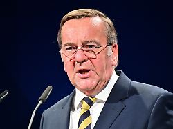 Boris Pistorius SPD Bundesminister Der Verteidigung Spricht Waehrend Der Berliner Sicherheitskonferenz 2025 Bei Dem Treffen Steht Die Staerkung Von Verteidigungsfaehigkeit Abschreckung Und Ruestungsproduktion Im Mittelpunkt