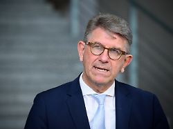 „Das ist schlicht eine Lüge“: Weimer wehrt sich: Kein Zugang zu Politikern verkauft