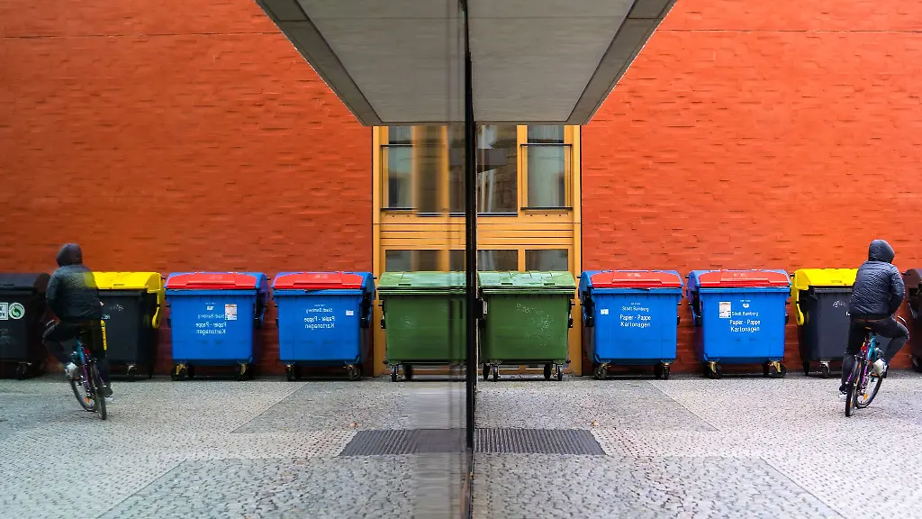 Fuer-jeden-Abfall-gibt-es-die-passende-Tonne-jetzt-muss-man-den-Muell-nur-noch-richtig-einsortieren