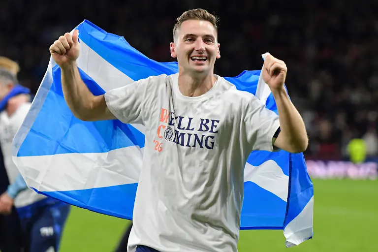 Scotland-v-Denmark-2026-FIFA-World-Cup-WM-Weltmeisterschaft-Fussball-Qualifiers-Kenny-McLean-of-Scotland-celebrates-at-full-time-as-his-side-qualify-for-the-World-Cup-during-the-2026-FIFA-World-Cup-Qualifiers-Group-C-match-at-Hampden-Park-Glasgow-UK-Newspapers-OUT-Copyright-xJamiexJohnstonx-FIL-22514-0107
