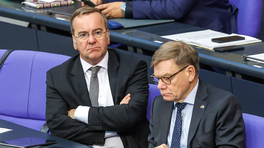 Boris-Pistorius-SPD-Bundesminister-der-Verteidigung-bei-der-27-Plenarsitzung-im-Deutschen-Bundestag-am-24-09-25-in-Berlin