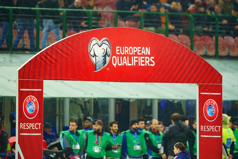 CALCIO-FIFA-Mondiali-Qualifiers-Italy-vs-Norway-European-Qualifiers-totem-and-logo-during-Qualifiers-Italy-vs-Norway-FIFA-World-Cup-WM-Weltmeisterschaft-Fussball-match-in-Milan-Italy-November-16-2025-Milan-Italy-PUBLICATIONxNOTxINxFRAxUK-Copyright-xIPAxSport-ABACAx