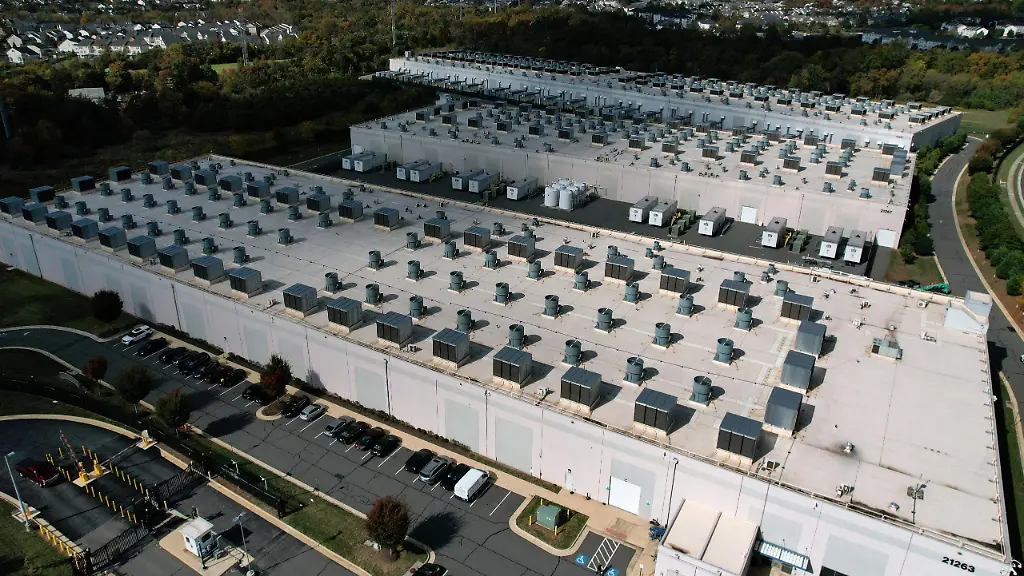 FILE-PHOTO-An-aerial-view-of-an-Amazon-Web-Services-Data-Center-known-as-US-East-1-in-Ashburn-Virginia-U-S-October-20-2025