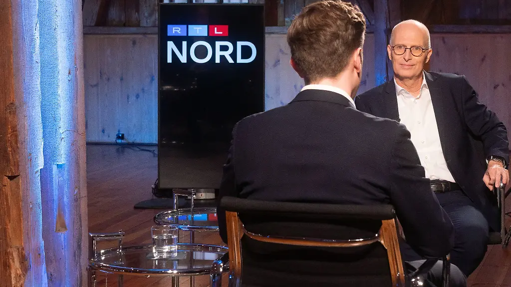 Die-Politik-muesse-zunaechst-Wege-finden-den-Klimaentscheid-sozialvertraeglich-umzusetzen-sagte-der-Buergermeister