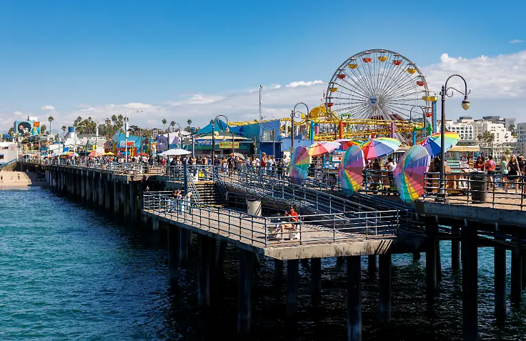 Pier-in-Santa-Monica-Beach-Los-Angeles-10-10-2025