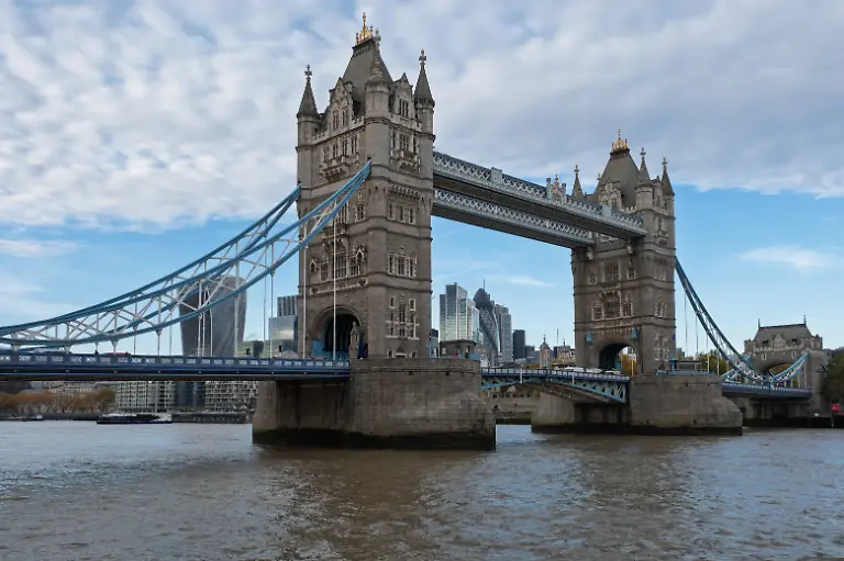 City-of-London-and-Tower-bridge-London-United-Kingdom