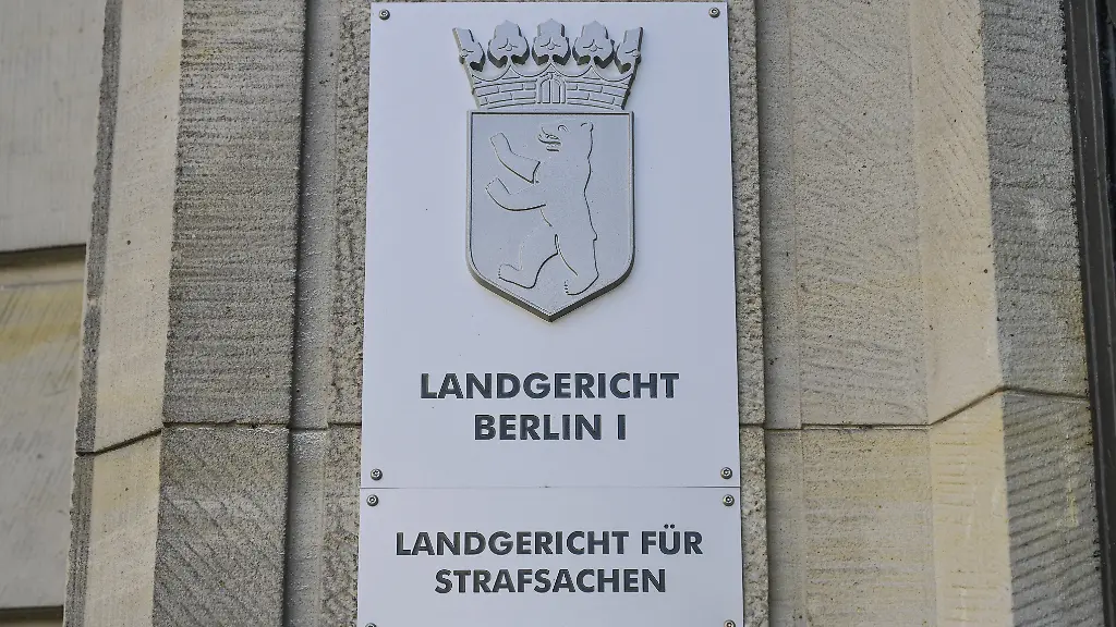 Schild-Landgericht-I-fuer-Strafsachen-Kriminalgericht-Turmstrasse-Moabit-Mitte-Berlin-Deutschland-Europa